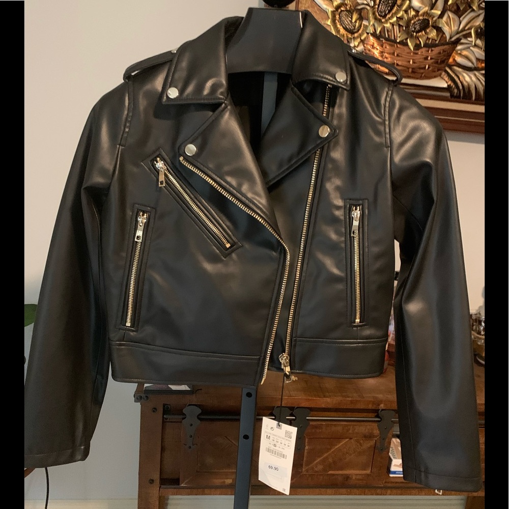 🌺🌺 ZARA Faux Leather Jacket 🌺🌺